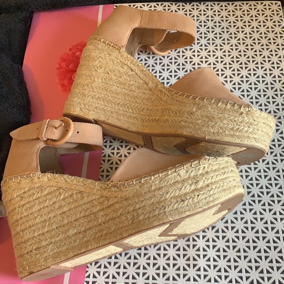 Marc Fisher wedge heel sandal - Picture 3 of 7